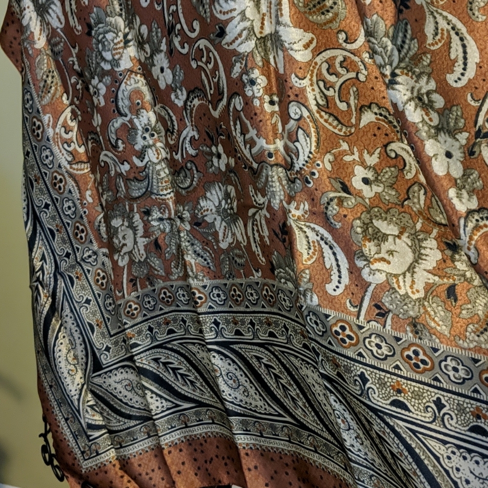 Italian large square scarf - Picture 2 of 3